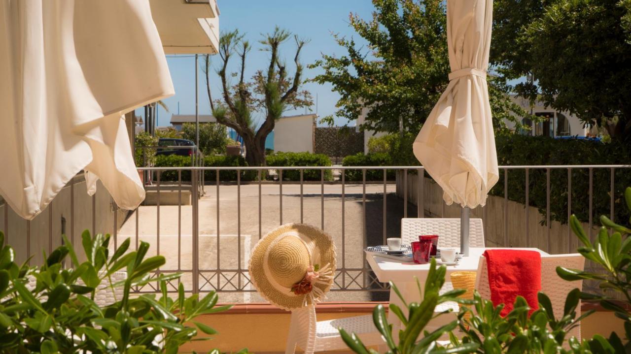 I Suoni Del Mare Daire Porto San Giorgio Dış mekan fotoğraf