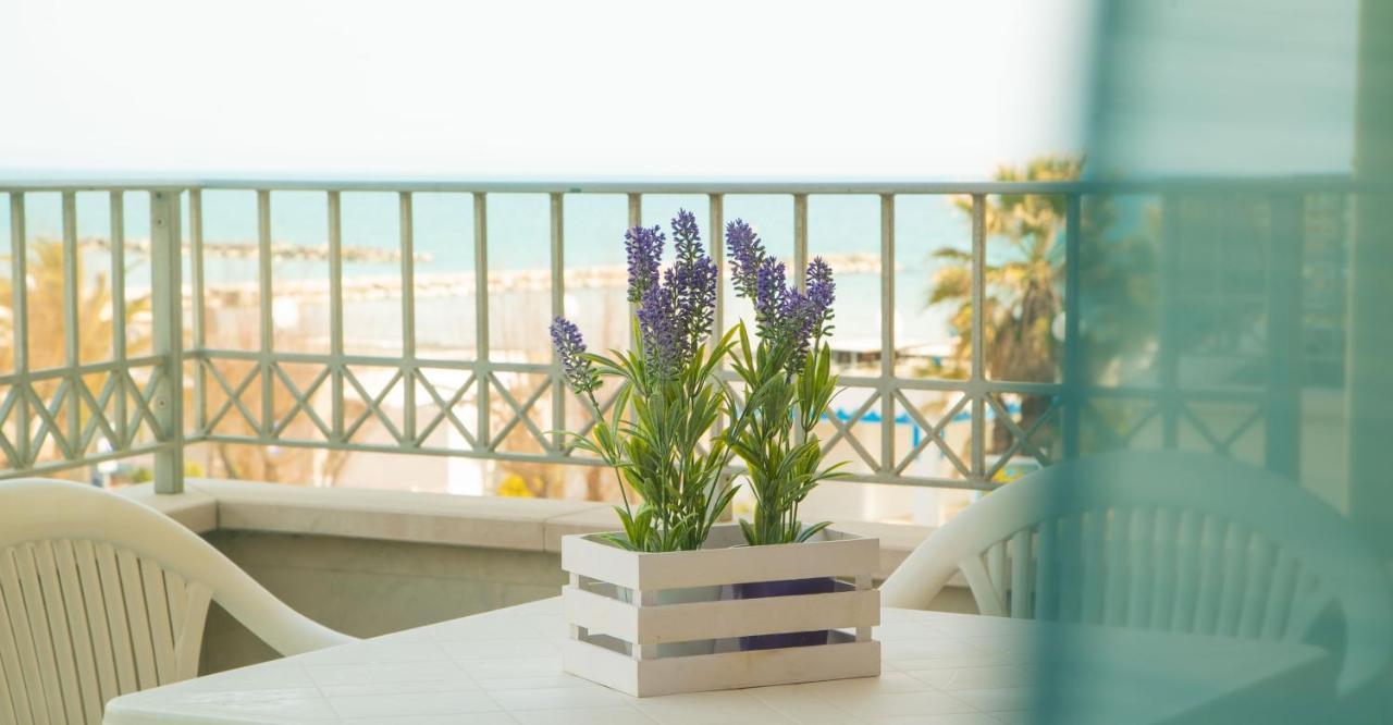 I Suoni Del Mare Daire Porto San Giorgio Dış mekan fotoğraf
