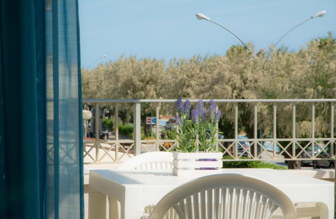 I Suoni Del Mare Daire Porto San Giorgio Dış mekan fotoğraf